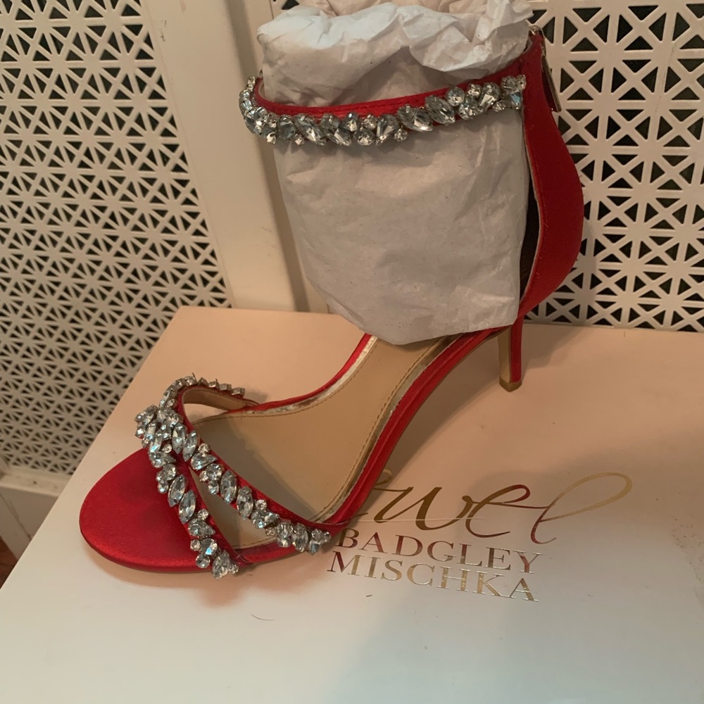 Heels - Picture 3 of 4